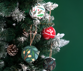 DIY und Aquarellkurse The Art of Painting: Weihnachtskugeln