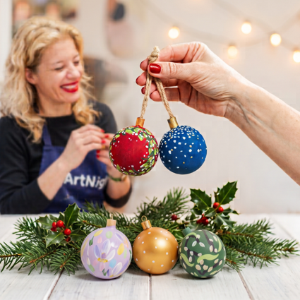 The Art of Painting: Weihnachtskugeln