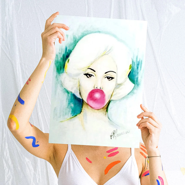 Marilyn Monroe with Gum