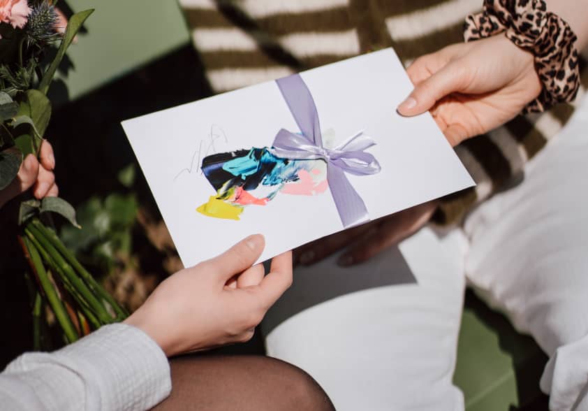 ArtNight Gutschein Freunde, die das Geschenk der Kreativität mit einem ArtNight-Gutschein teilen