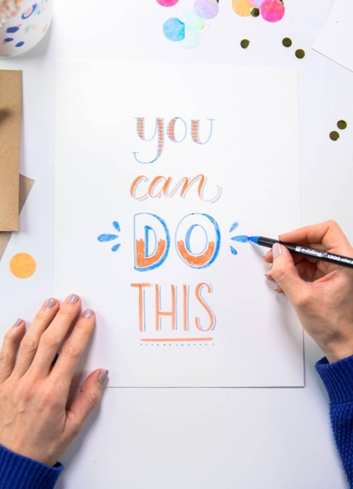 "You can do this" Handlettering-Spruch auf einem Papier "You can do this" Handlettering-Spruch auf einem Papier