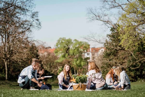 ArtNight Aquarell im Park Sommer-Event Sommer-Erlebnis Aquarellmalerei Malkurs Kreativworkshop