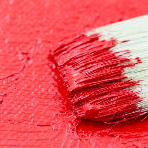 rot mit dickem Pinsel aufgetragen
