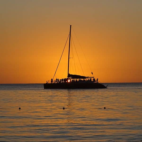 Teamevent Berlin Floß mieten