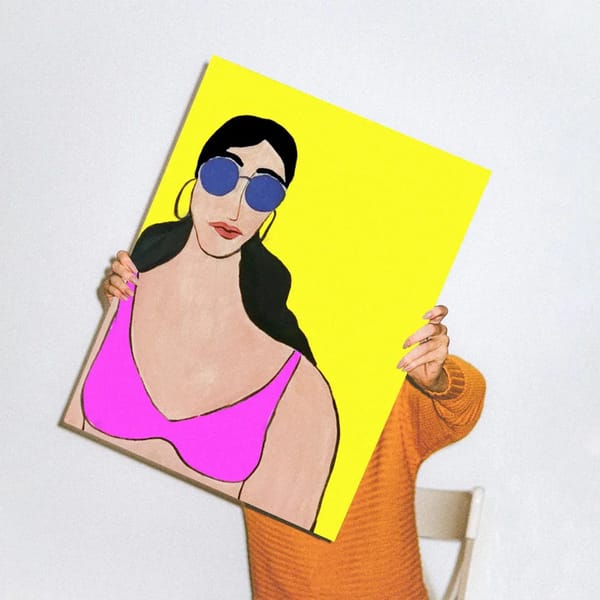 Frau mit Sonnenbrille – Bild 1 von 5